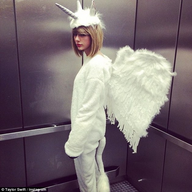 Taylor Swift Halloween 2014 pegacorn